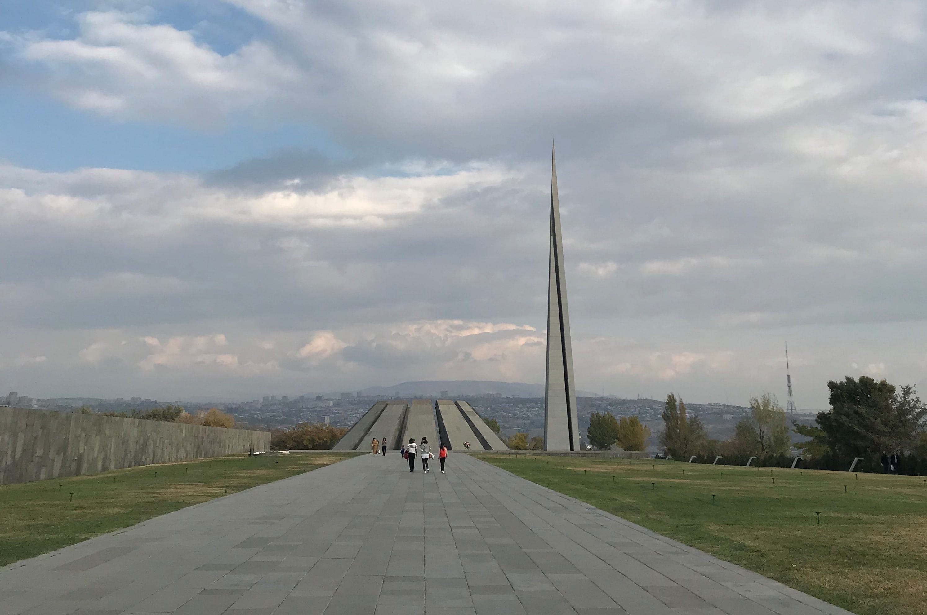 Tsitsernakaberd memorial do genocídio armênio Cáucaso