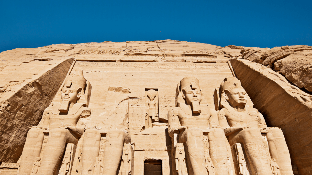 ABU SIMBEL, UM PASSEIO INDISPENSÁVEL NO EGITO