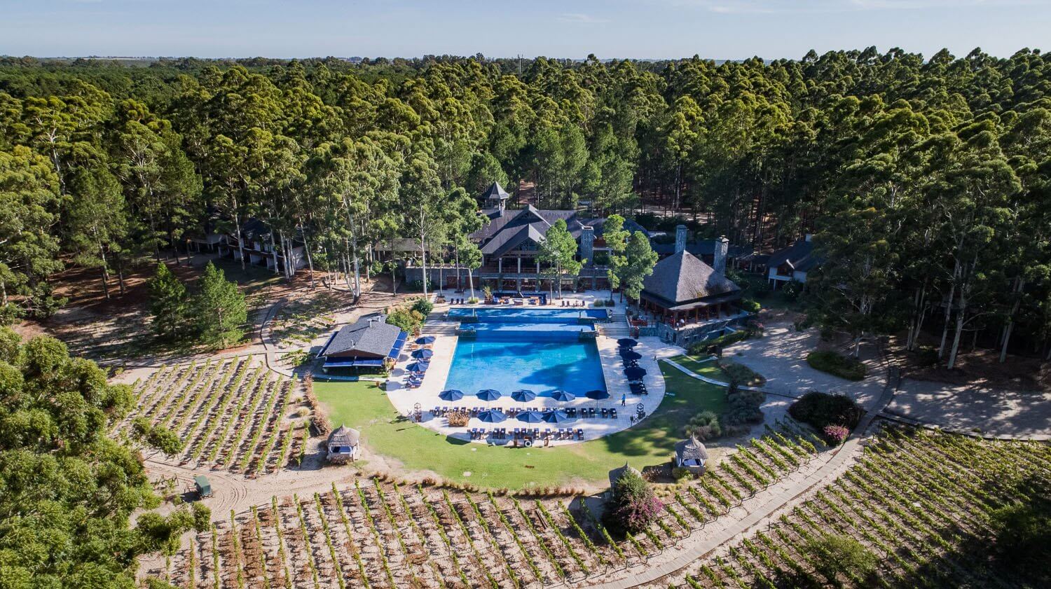 UM RÉVEILLON DE CHARME E SOSSEGO NUM PARAÍSO LOGO ALI, EM CARMELO