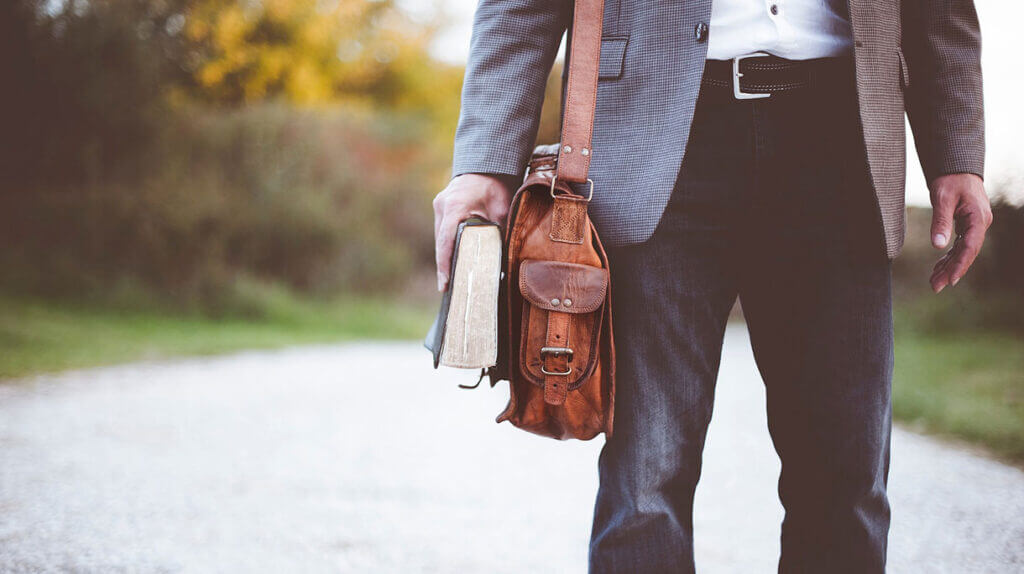 O MUNDO NA CABECEIRA: 8 LIVROS PARA INSPIRAR OS VIAJANTES!