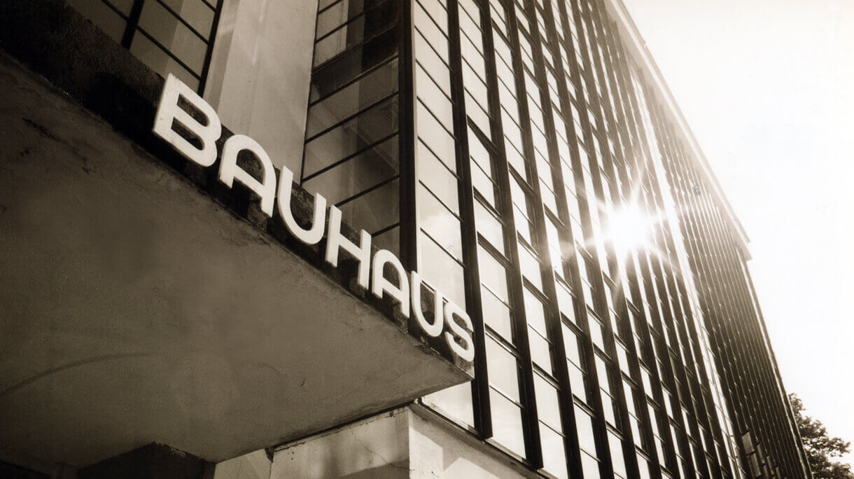 É TEMPO DE COMEMORAR O CENTENÁRIO BAUHAUS