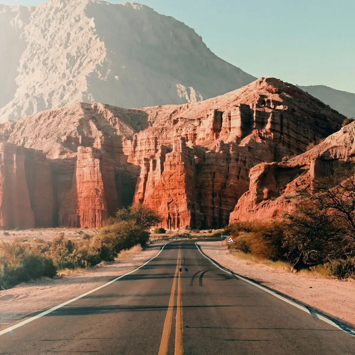 Estrada entre Salta a Cafayate, na Argentina, com o visual marcante da Quebrada de las Conchas