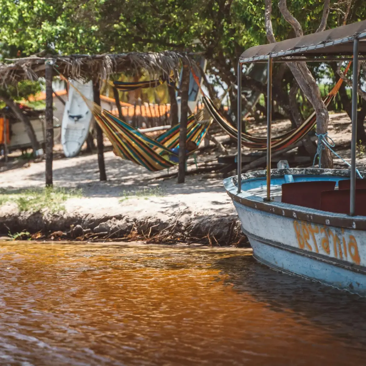 Vida às margens do Rio Preguiças, no Maranhão