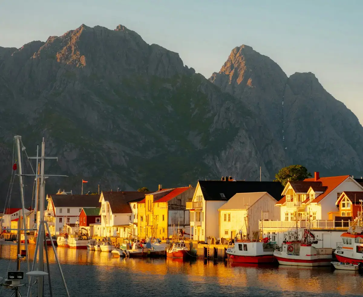 Fenômeno Sol da Meia-Noite na Escandinávia