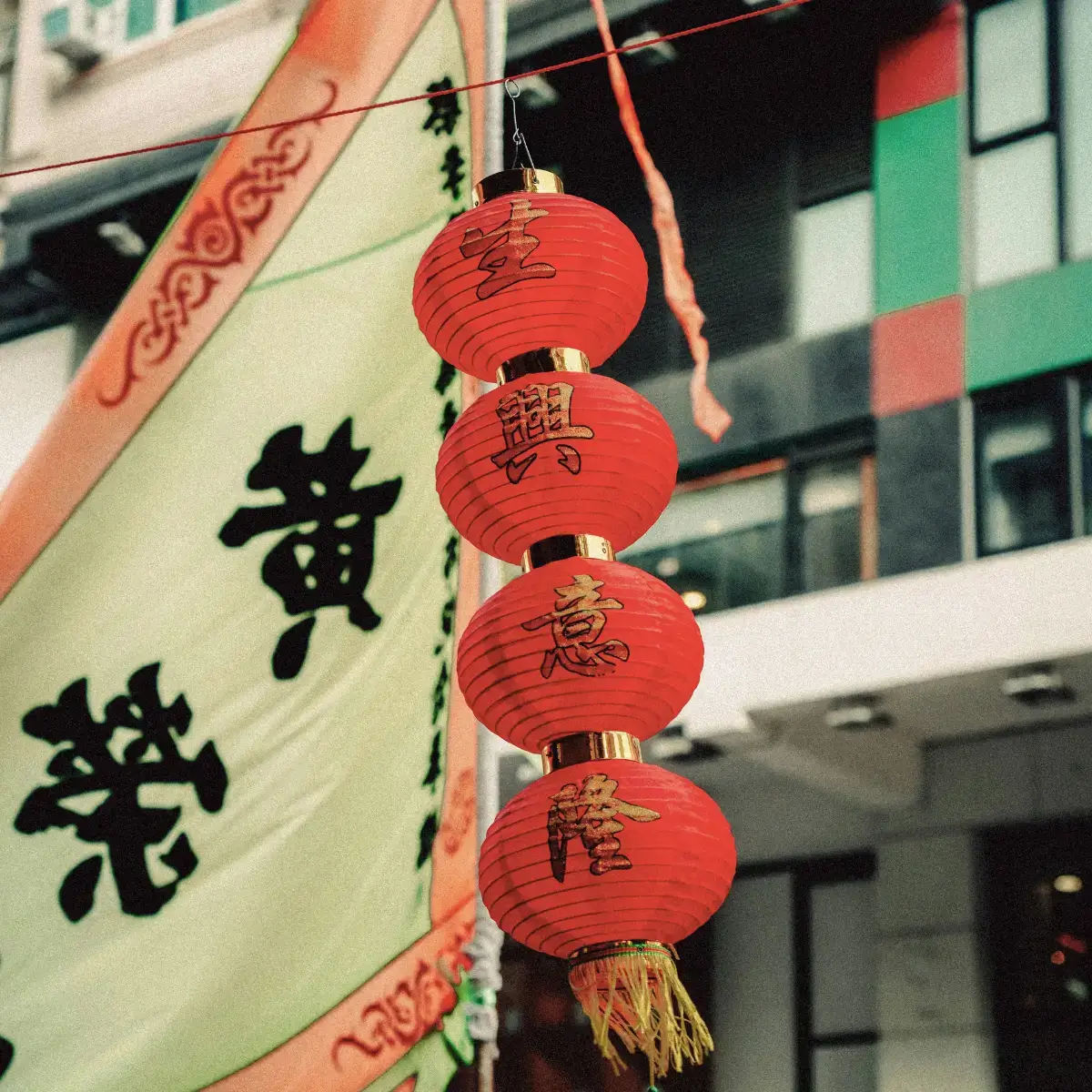 Viagem à China no Temple Street Night Market, mercado noturno tradicional de Hong Kong