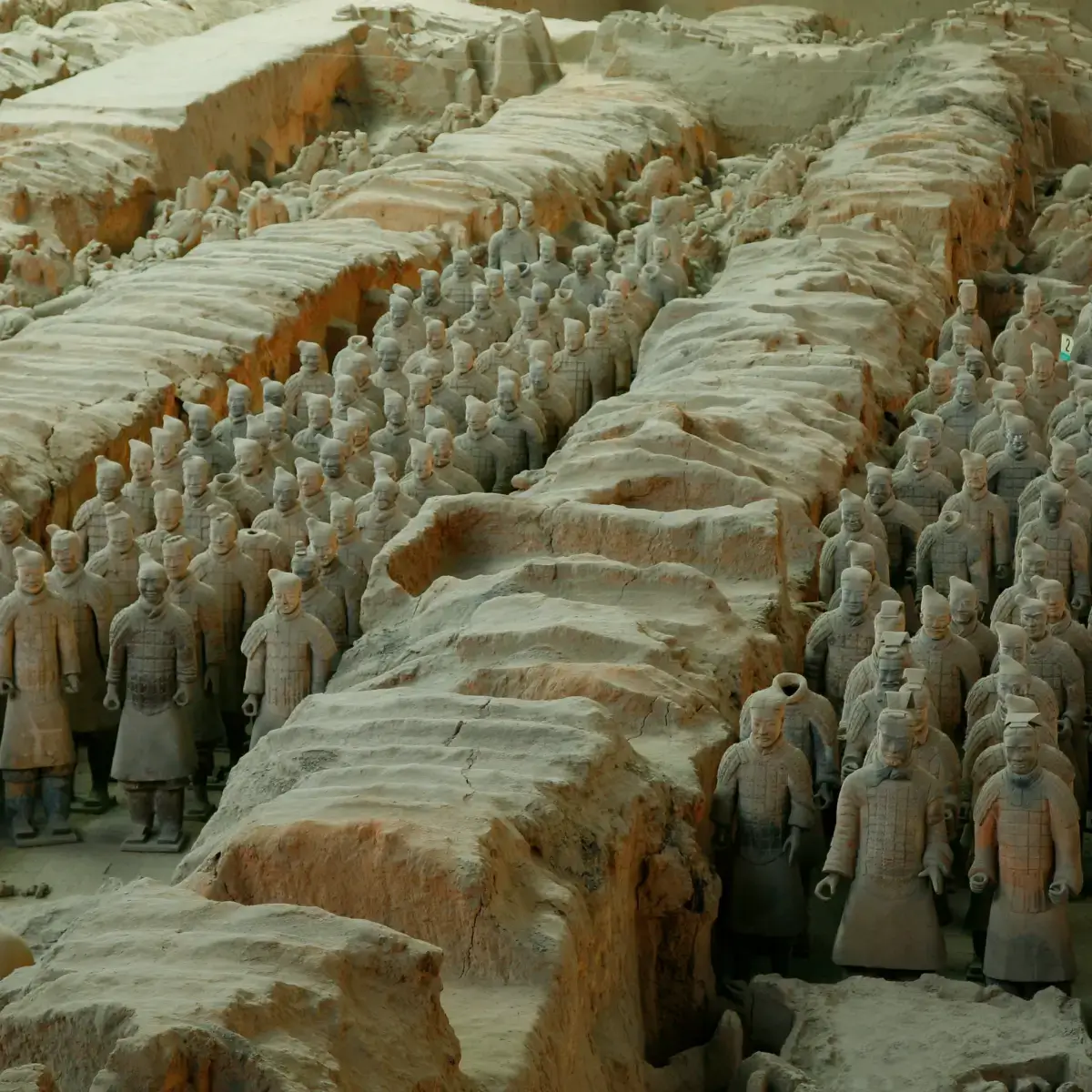Exército de terracota enterrado há mais de 2.200 anos, com mais de 8 mil esculturas, cada soldado tem uma feição única