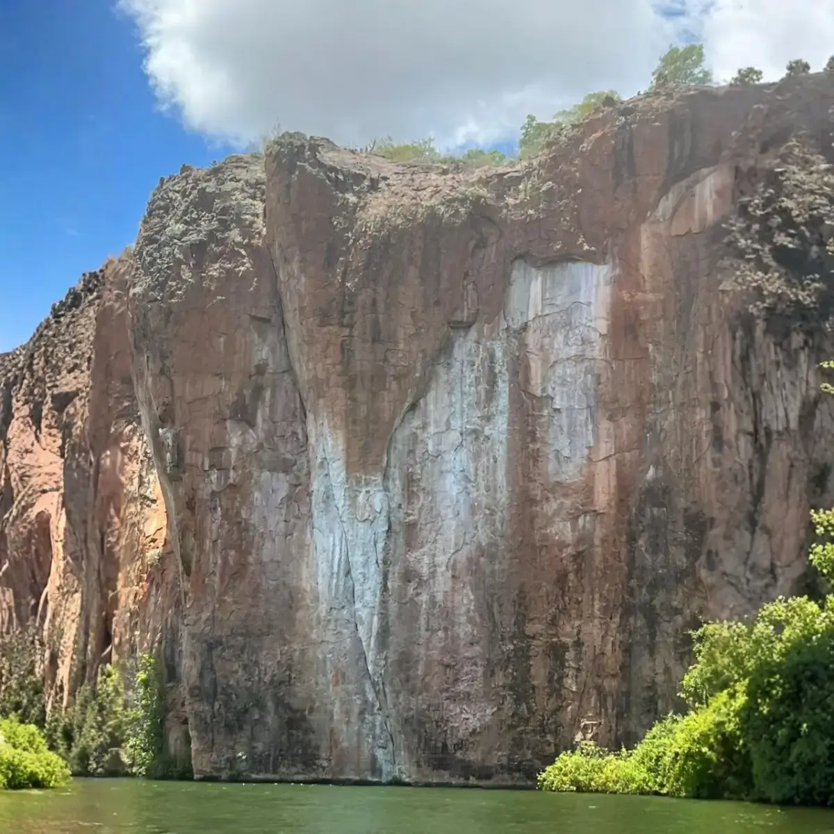 Barco pelos cânions do Rio São Francisco em Alagoas, Nordeste