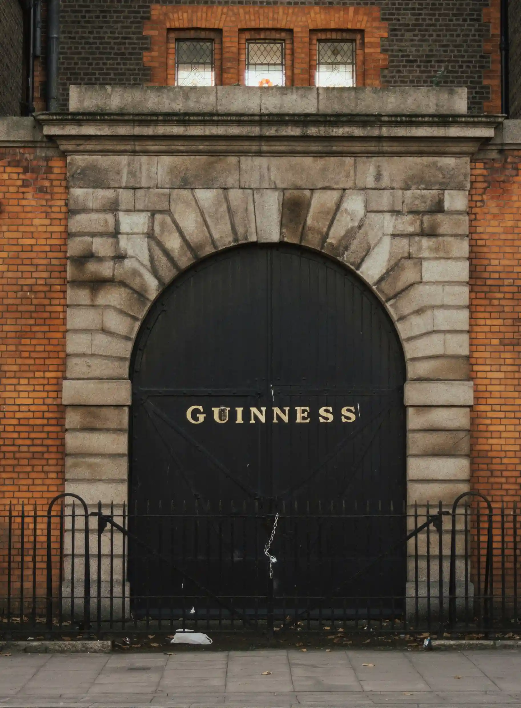 Portao-principal-da-Guinness-em-Dublin